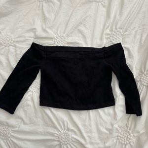 OFF SHOULDER TOP